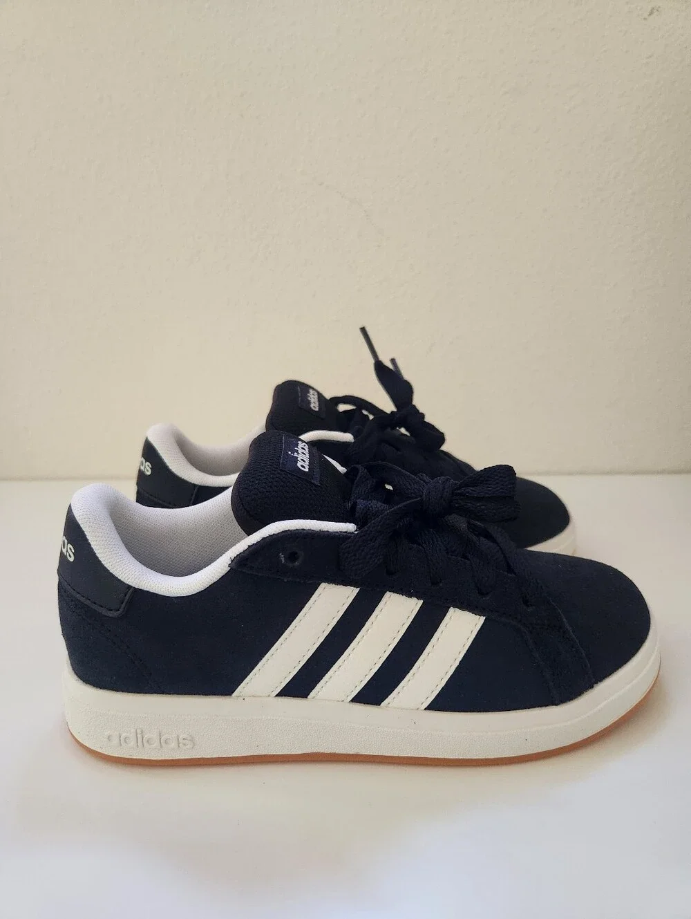 Adidas Grand Court 00s Black White Sneakers Kids Size 2 New